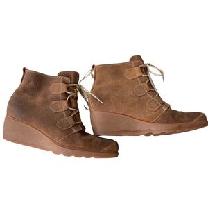 Sorel Toronto Lace Boots/ Bootie in Tan/Elk Size:‎ 10